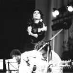 Maria del Mar Bonet durant el recital a la Plaça del Rei de Barcelona, estiu 1985
